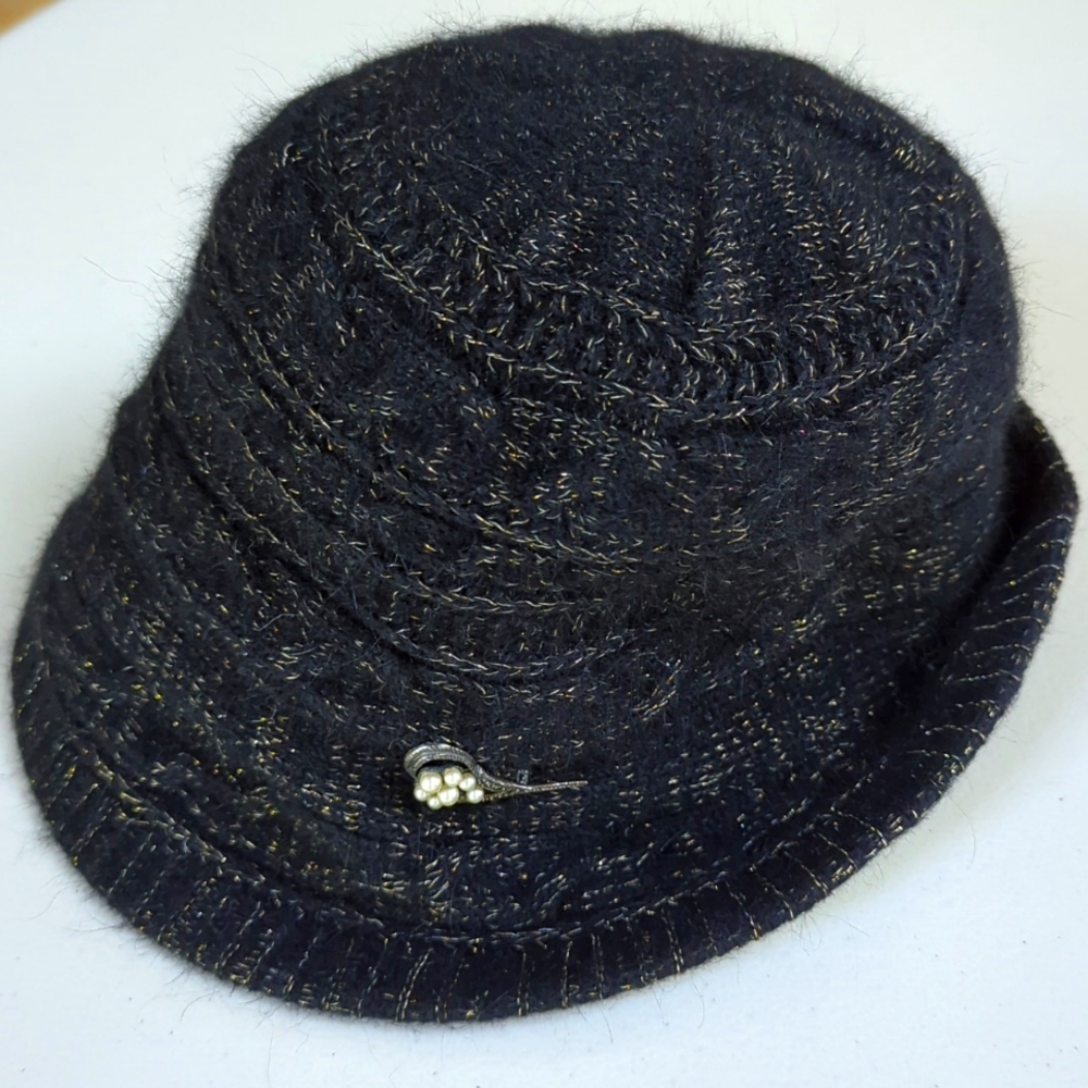 Nine West, black and gold bucket/ fedora style hat With Pearl Broach
